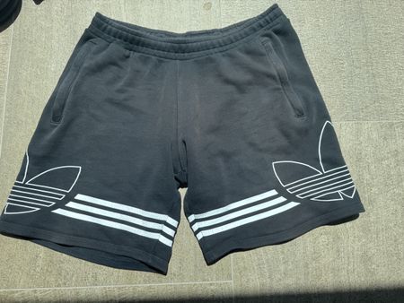 Adidas Shorts, Gr. M, Schwarz, gebraucht, kleine Laufmasche