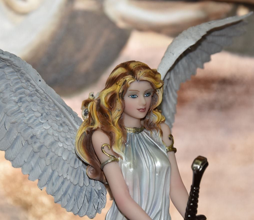 Statuette: Engel Azrael mit Brieföffner – Nuovo e nell'imballaggio originale da Menziken venduto da _Goldis_ 8