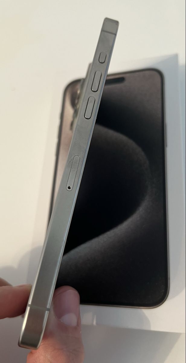 Apple Telefoni cellulari / Smartphones: iPhone 15 Pro Max – Nuovo (secondo la descrizione) da Balterswil venduto da JohnJayFitillo 6