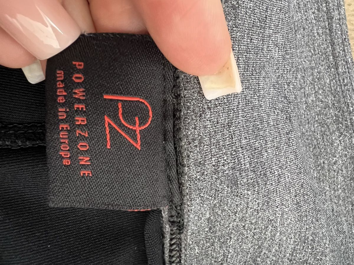 Leggings: Schwarze Powerzone Sport Leggings – Gebraucht aus Kriens von Krienserin_T 1