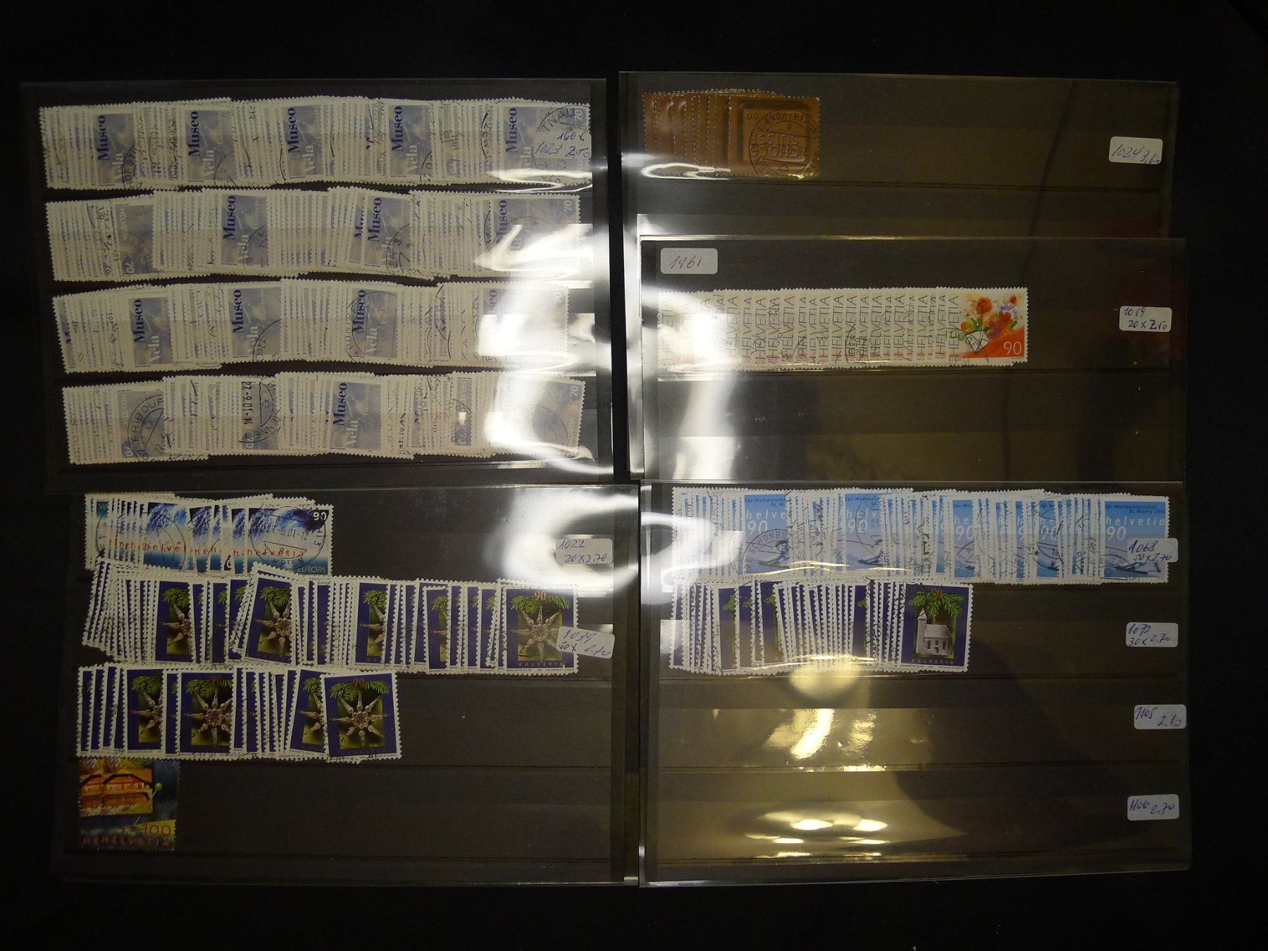 Tutti i francobolli: Schweizer Briefmarken Dubletten auf Steckkarten 2000-2002 – Usato da Dagmersellen venduto da q1w2e3r4 4
