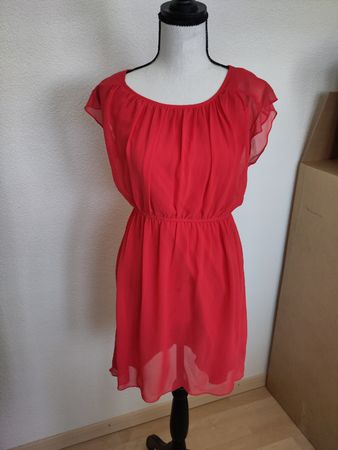 Rotes Kleid, Grösse S