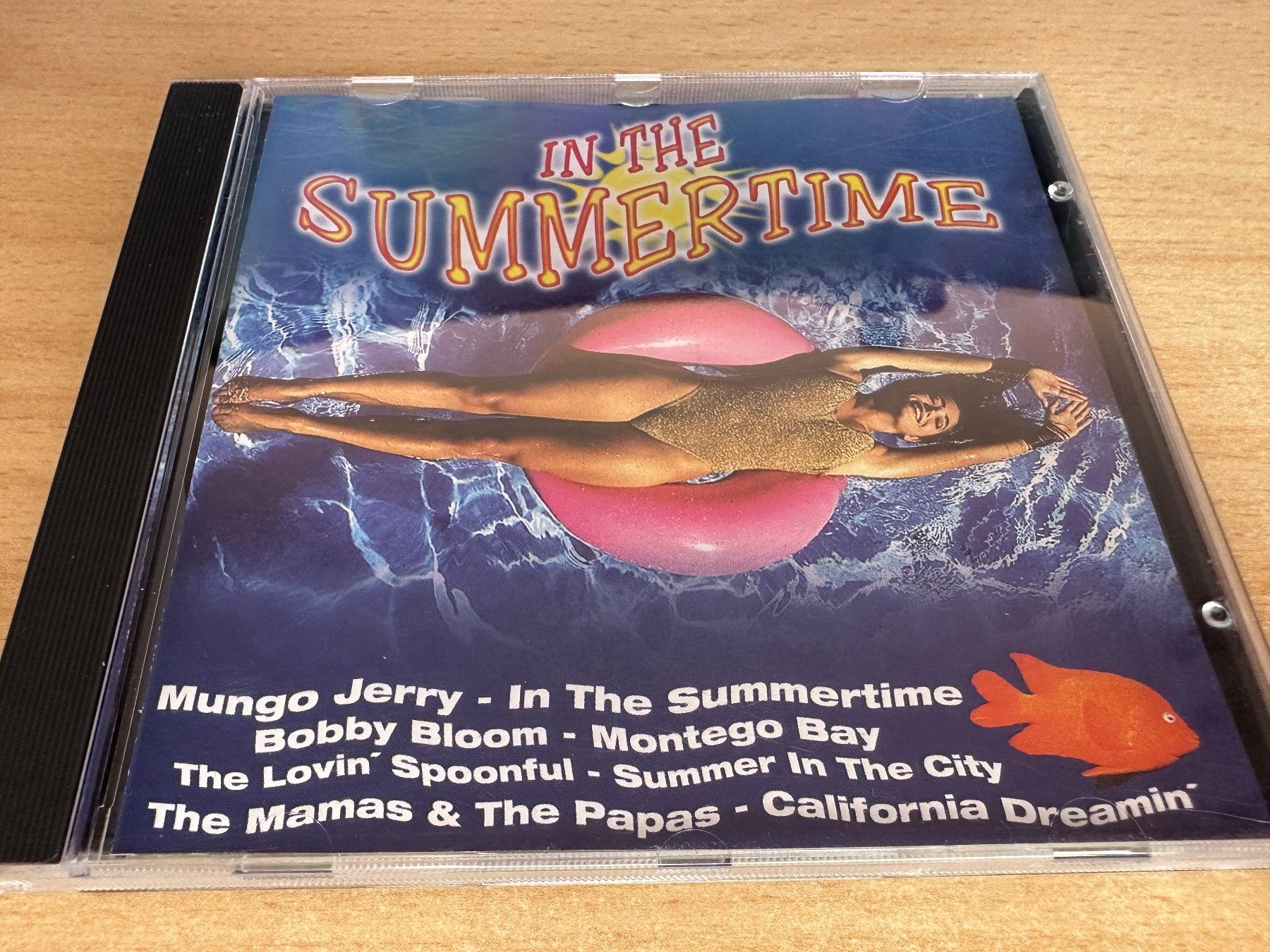 CD: Various – In The Summertime – Usato da Rikon im Tösstal venduto da Alpenmutz