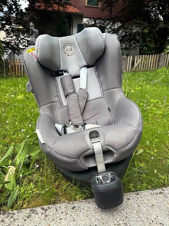 Cybex Seggiolini per auto: Cybex Sirona Kindersitz 360 Grad Autositz – Usato da Uster venduto da Nicolas_Rodriguez 1