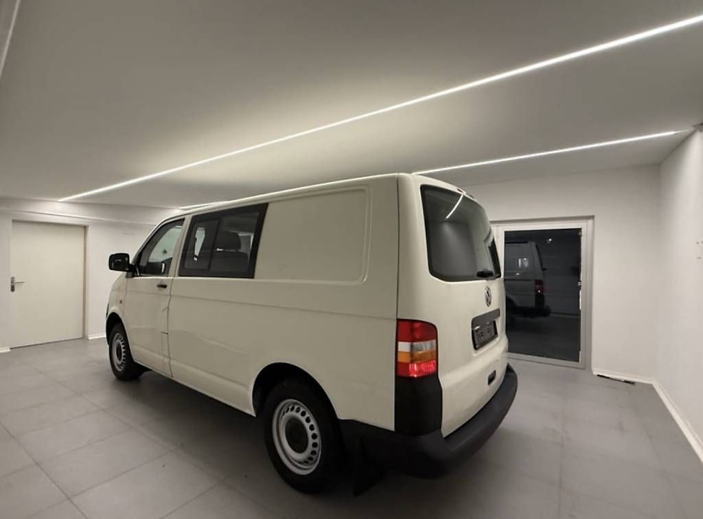 Camping Fahrzeuge: Einsteigen - Loscampen VW T5 Campingbus – Gebraucht aus Therwil von Pulchra_lignum 3
