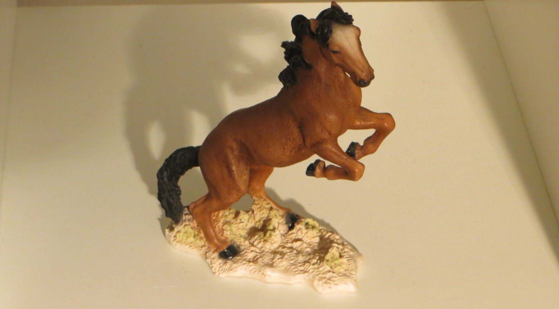 Statuette: Dekoratives Pferd mit Marke – Nuovo (secondo la descrizione) da Allschwil venduto da Boutique_16b