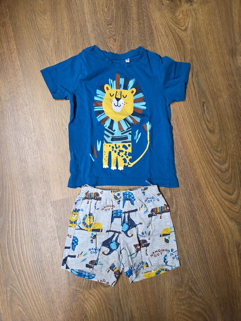 Pyjamas & Ähnliches: Kurzarm Pyjama 2-teilig Löwe Gr. 98/104 – Neu (gemäss Beschreibung) aus Nebikon von Japostyle