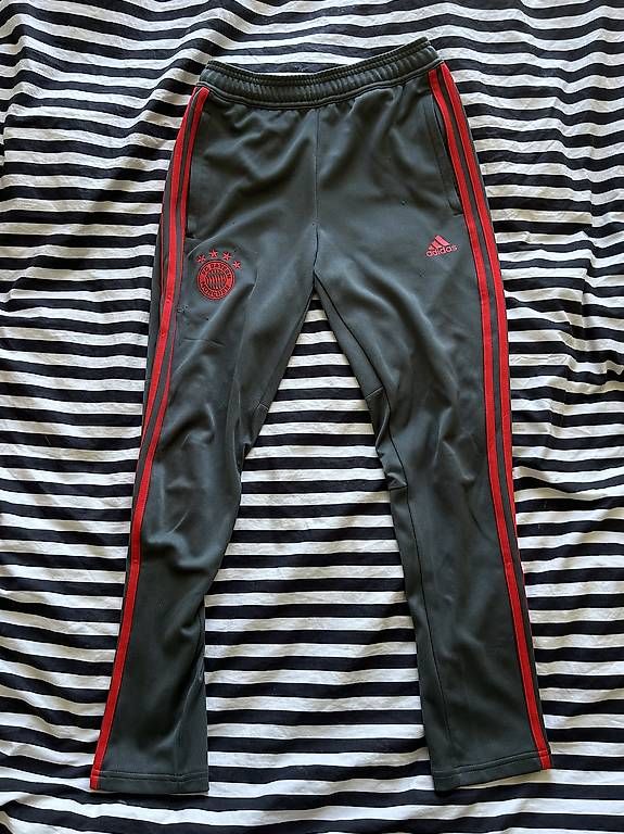 Canottiere & Pantaloni: Ensemble Bayern Münich – Usato da Cernier venduto da eli_6mmn 1
