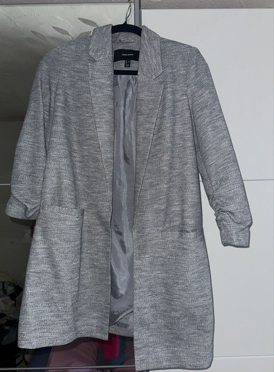 Vero Moda Manteaux: Graues Vero Moda Blazer – D'occasion à Turgi par pa.ti.d 1