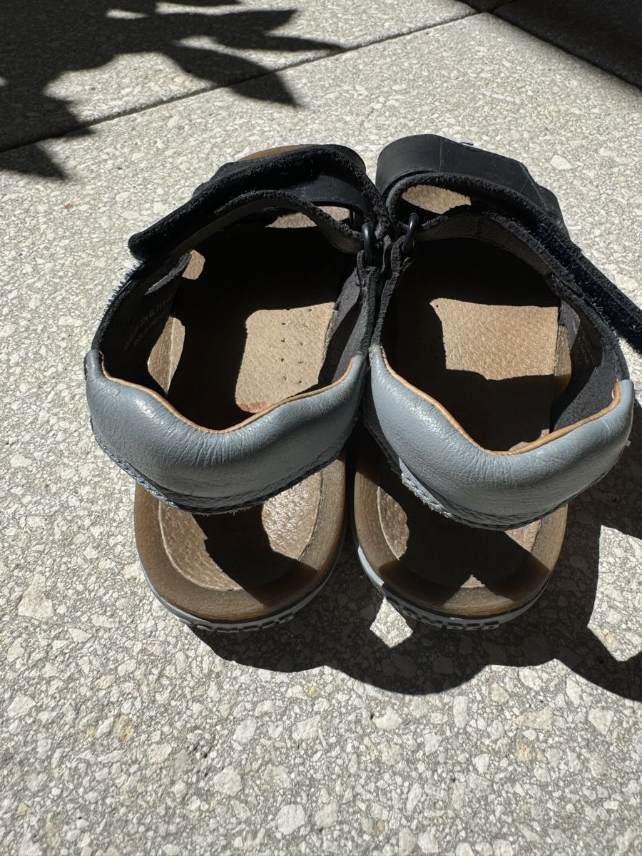 Camper Schuhe für Jungen: Camper Sandalen dunkelblau Leder Gr. 31 – Gebraucht aus Brütten von Rod816 4