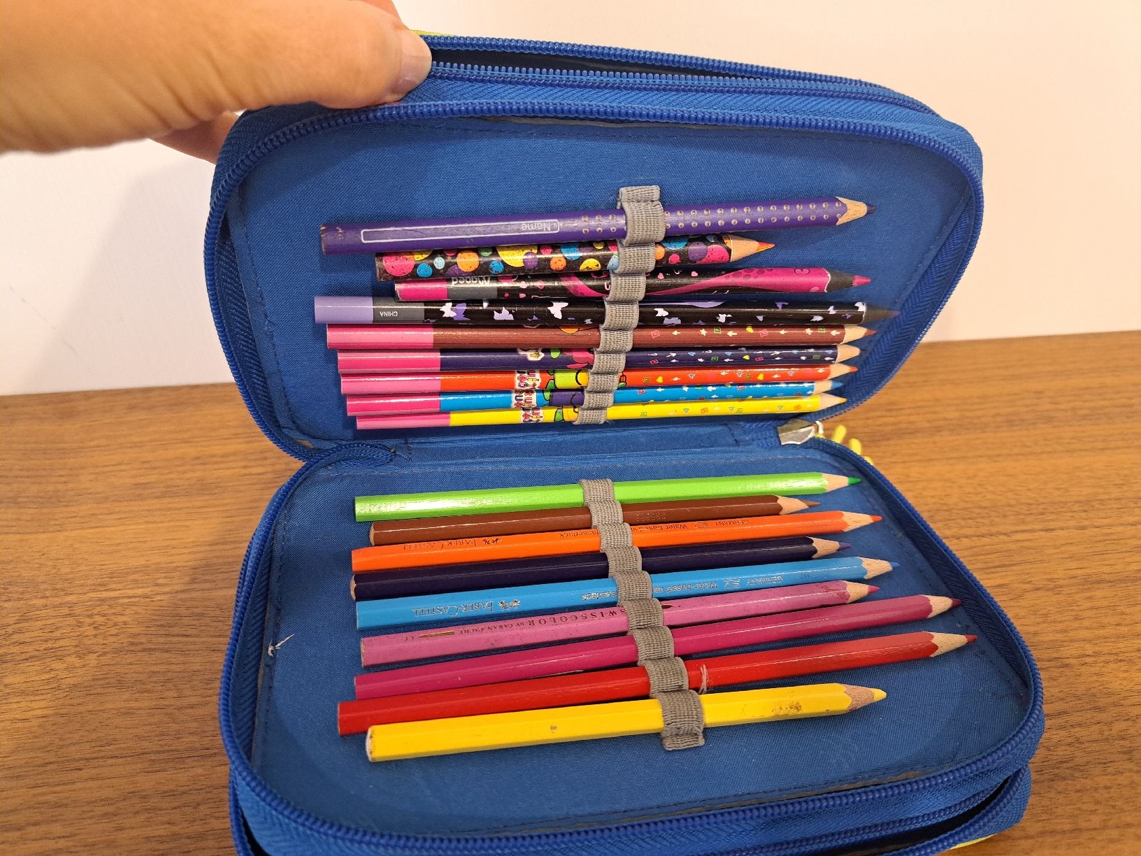 Step by Step Schüler-Etuis: Step by  Step Etui dreifach mit Schwerterlicht – Gebraucht aus bazenheid von salerno007 3