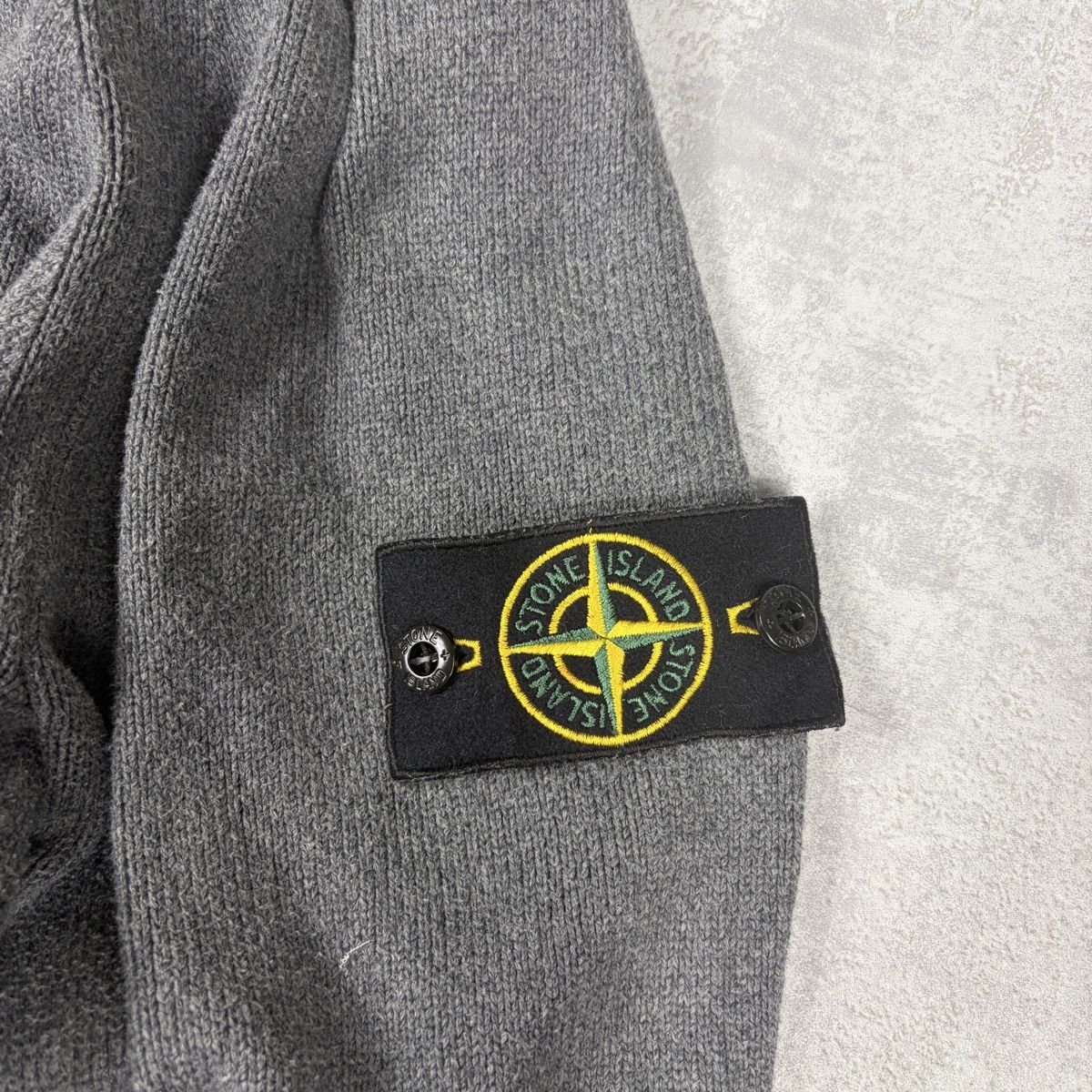Stone Island Maglioni & Felpe: Pull col roulé Stone Island Gris - XXL – Nuovo (secondo la descrizione) da Hauterive NE venduto da Leo_o 2