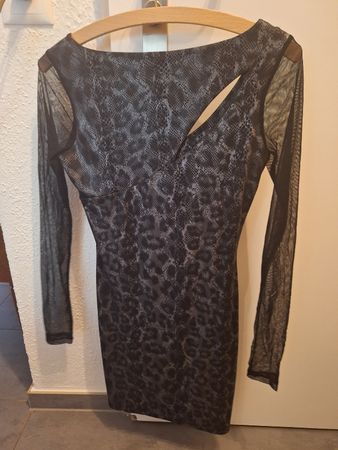 Kleid Youg blood neu