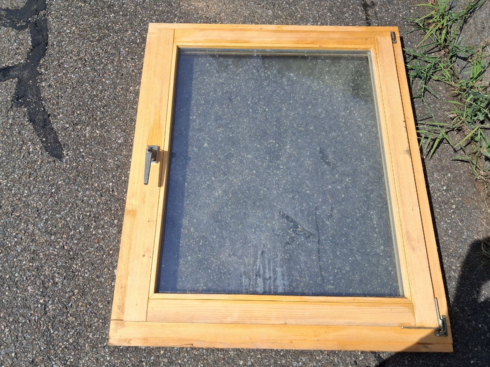 Fenster: Fenster im Holzrahmen – Gebraucht aus Birmenstorf AG von sellschdiguethebe