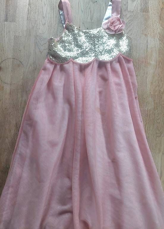 Costumi: Prinzessinenkleid mit Umhang – Usato da Dietwil venduto da tigerloch 1