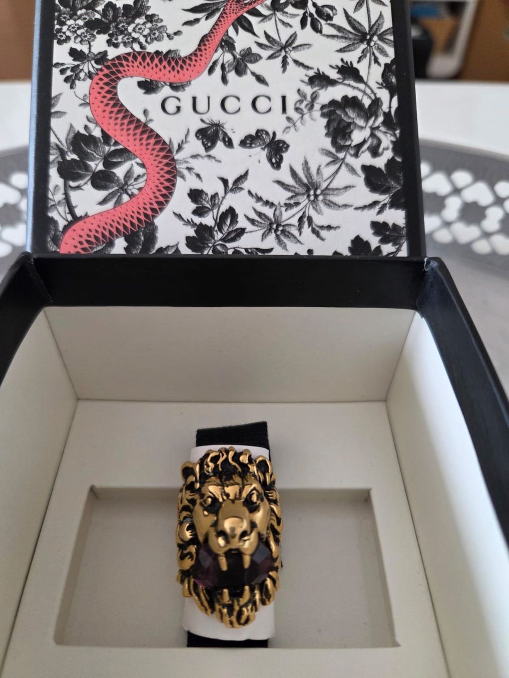 Gucci Anelli: Gucci bague avec crystal – Usato da Genève venduto da GenevaLuxury 2