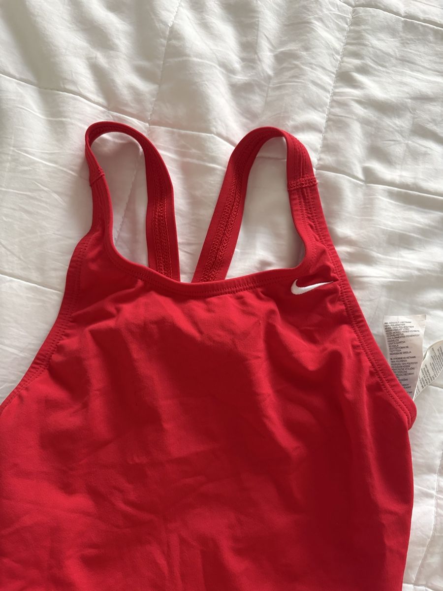 Nike Maillots de bain & Bikinis: nike swimsuit new – Neuf (Voir description) à Frauenfeld par Classiclover