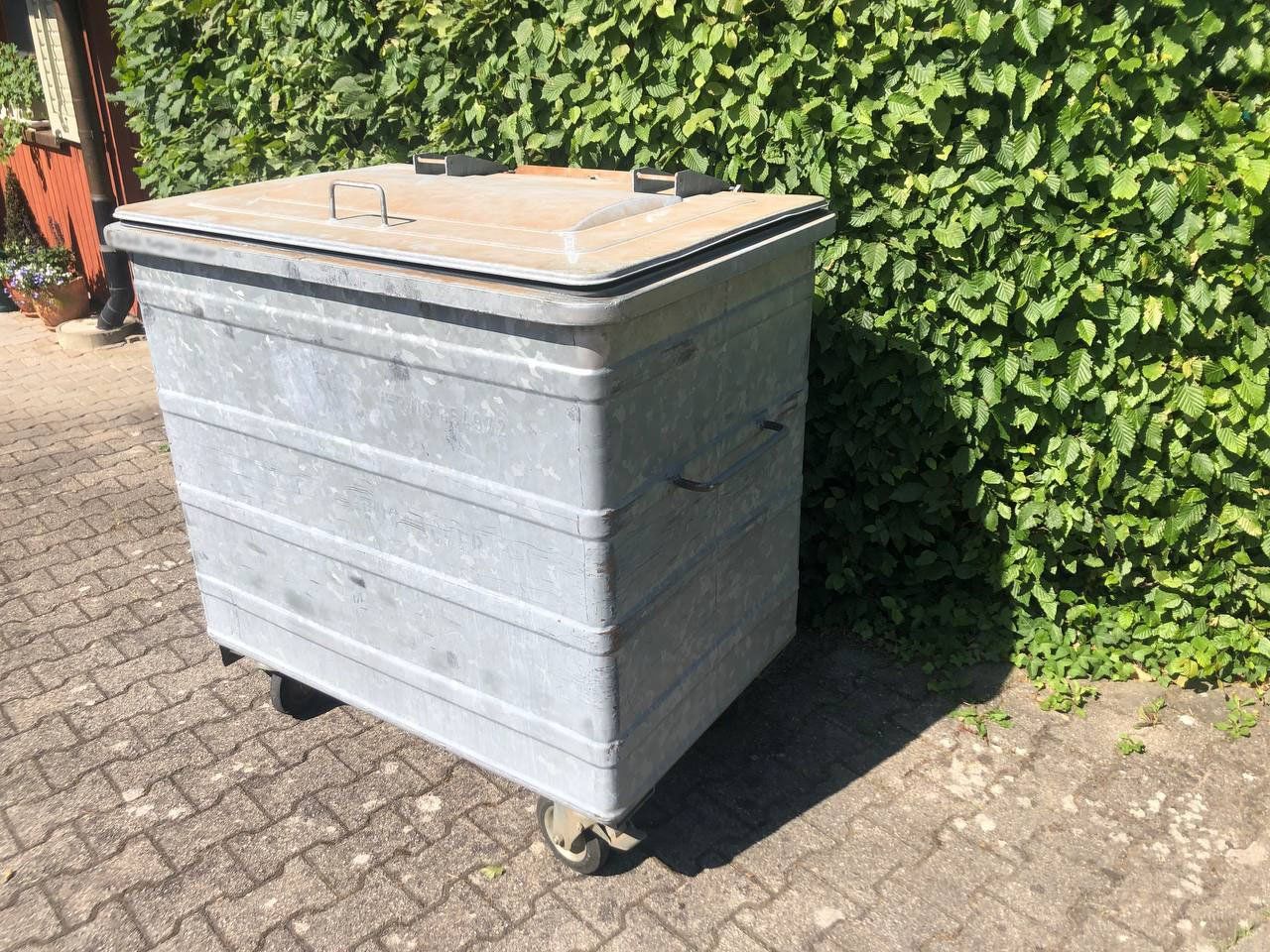 Altro per Ufficio & Commercio: Müll Container verzinkt – Usato da Wiliberg venduto da Lukas2334 1