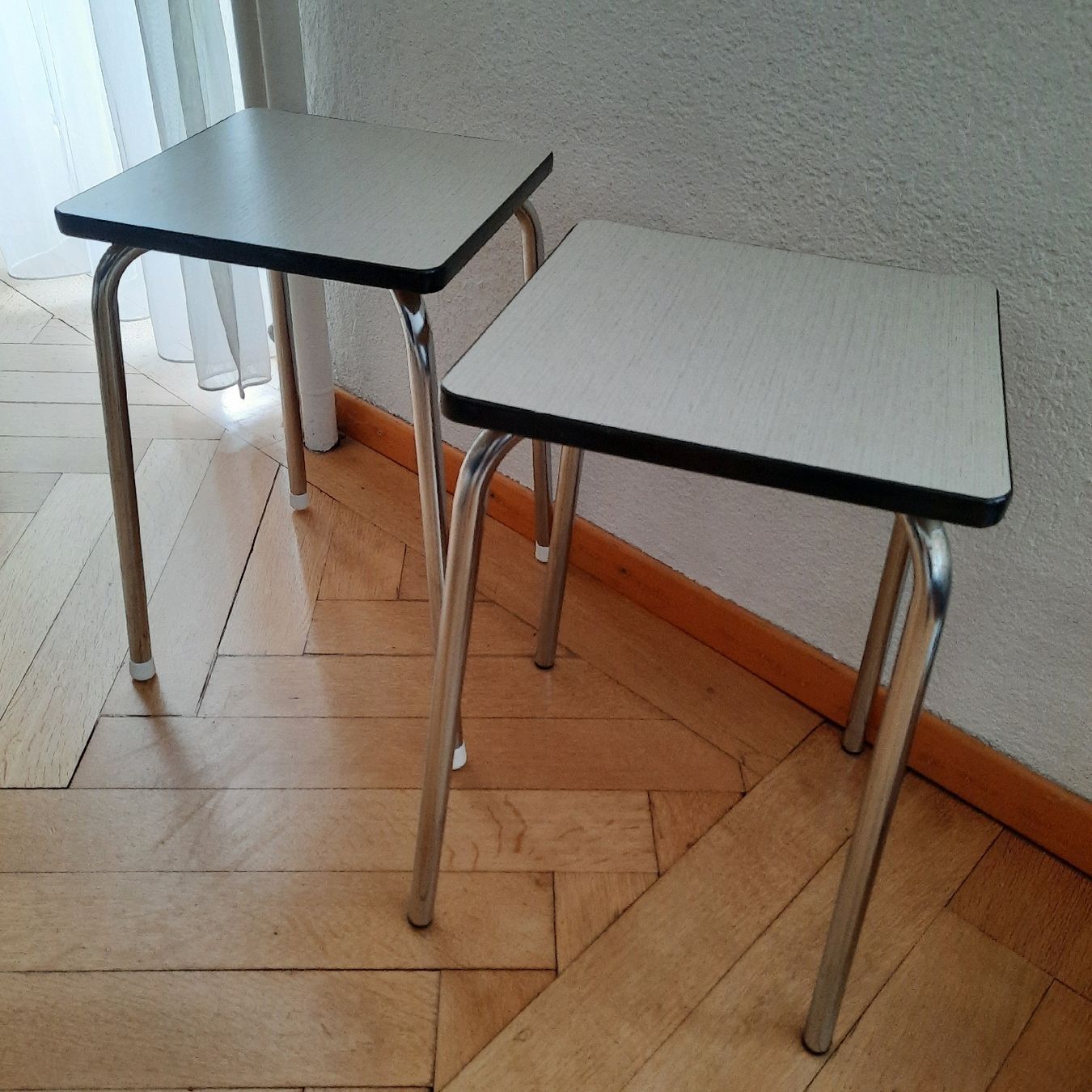 Tabourets: 2 Vintage Hocker hellgrau gesprenkelt  – D'occasion à olten par Laterne50
