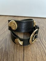 Ceinture en cuir noir avec ornements dorés coquillages Taill