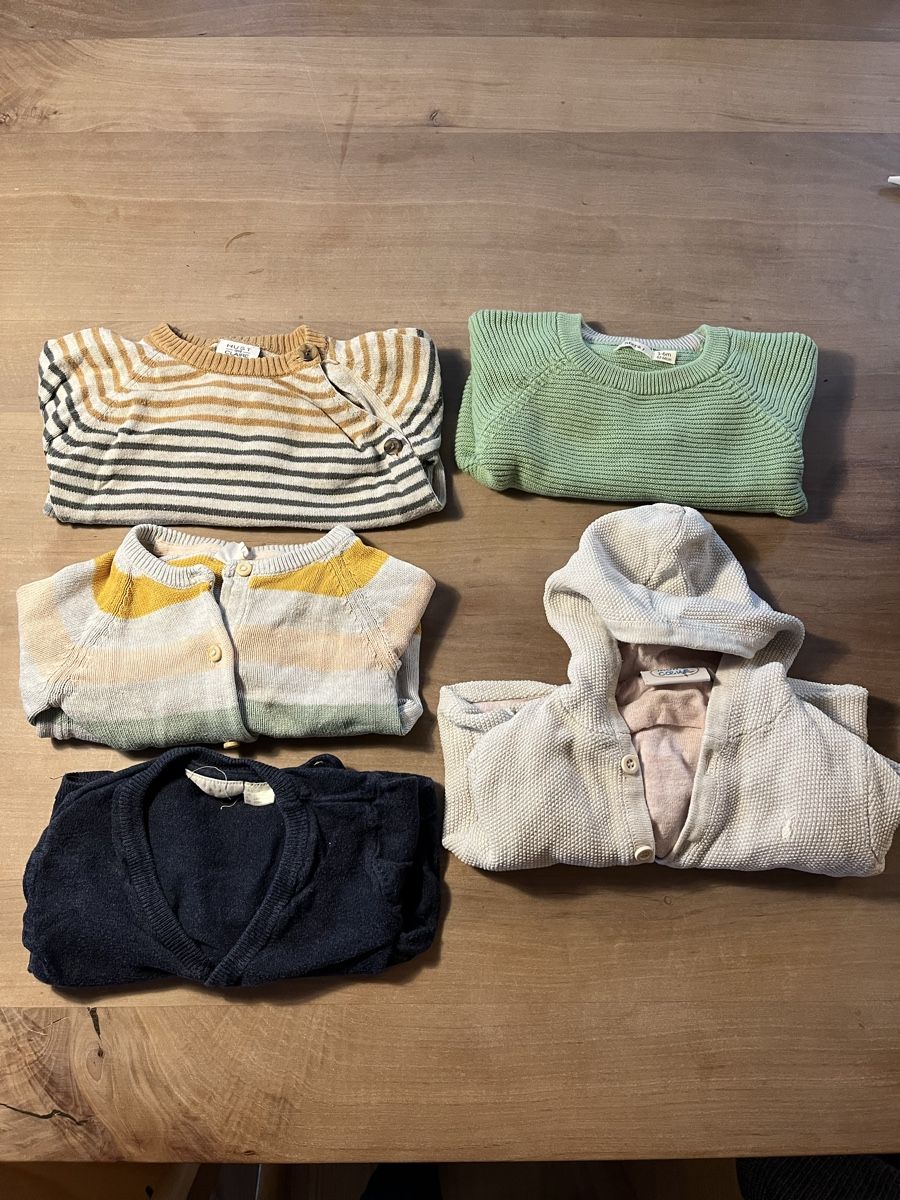 Lotti & Set di vestiti: Pullover und Jäckchen Grösse 62/68 – Usato da Staufen venduto da ilaine