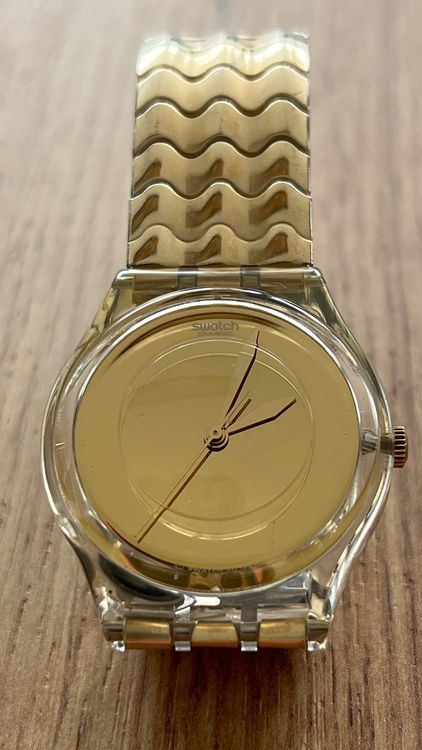 Swatch Orologi: Swatch Vintage Damen Uhr Goldfarbig – Usato da Rebstein venduto da gimmma 1
