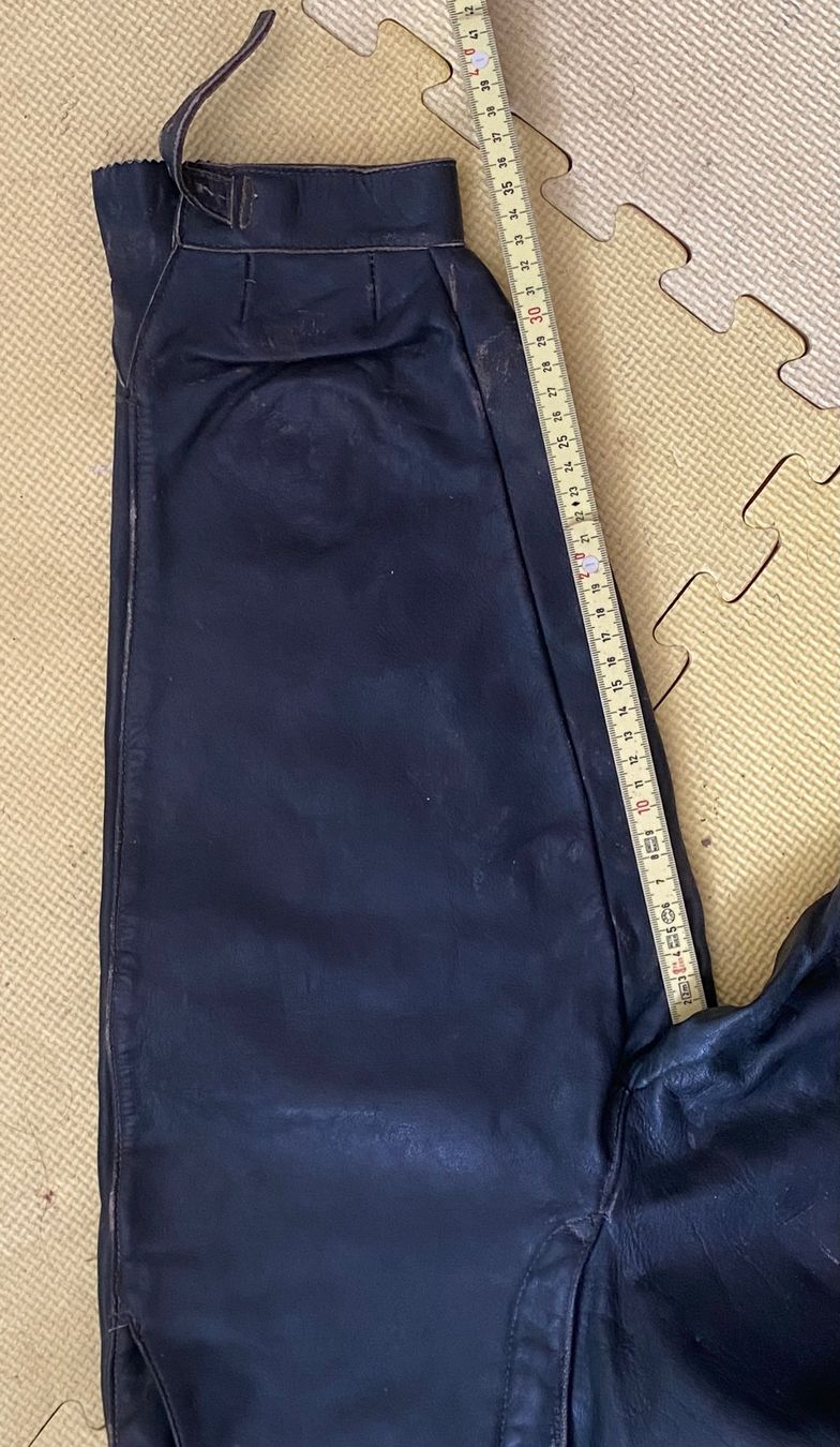 Pantaloni: 1 Kinder-Lederhose für ein Junge – Usato da Schnottwil venduto da Chasarmar 2