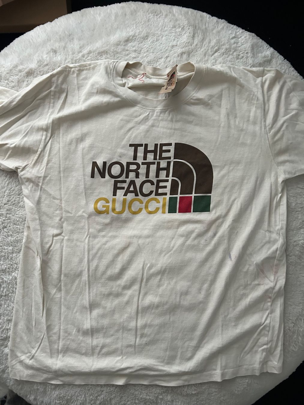 Gucci T-Shirts: Gucci, T-shirt – Gebraucht aus Chez-le-Bart von kouni12 1