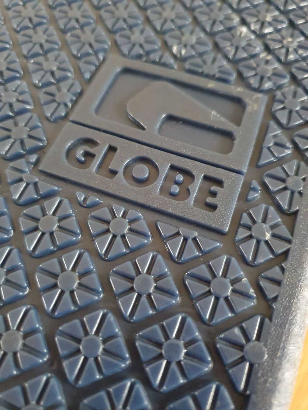 Globe Skateboards: GLOBE - Skateboard / Pennyboard – Usato da Bern venduto da belshnikel 1