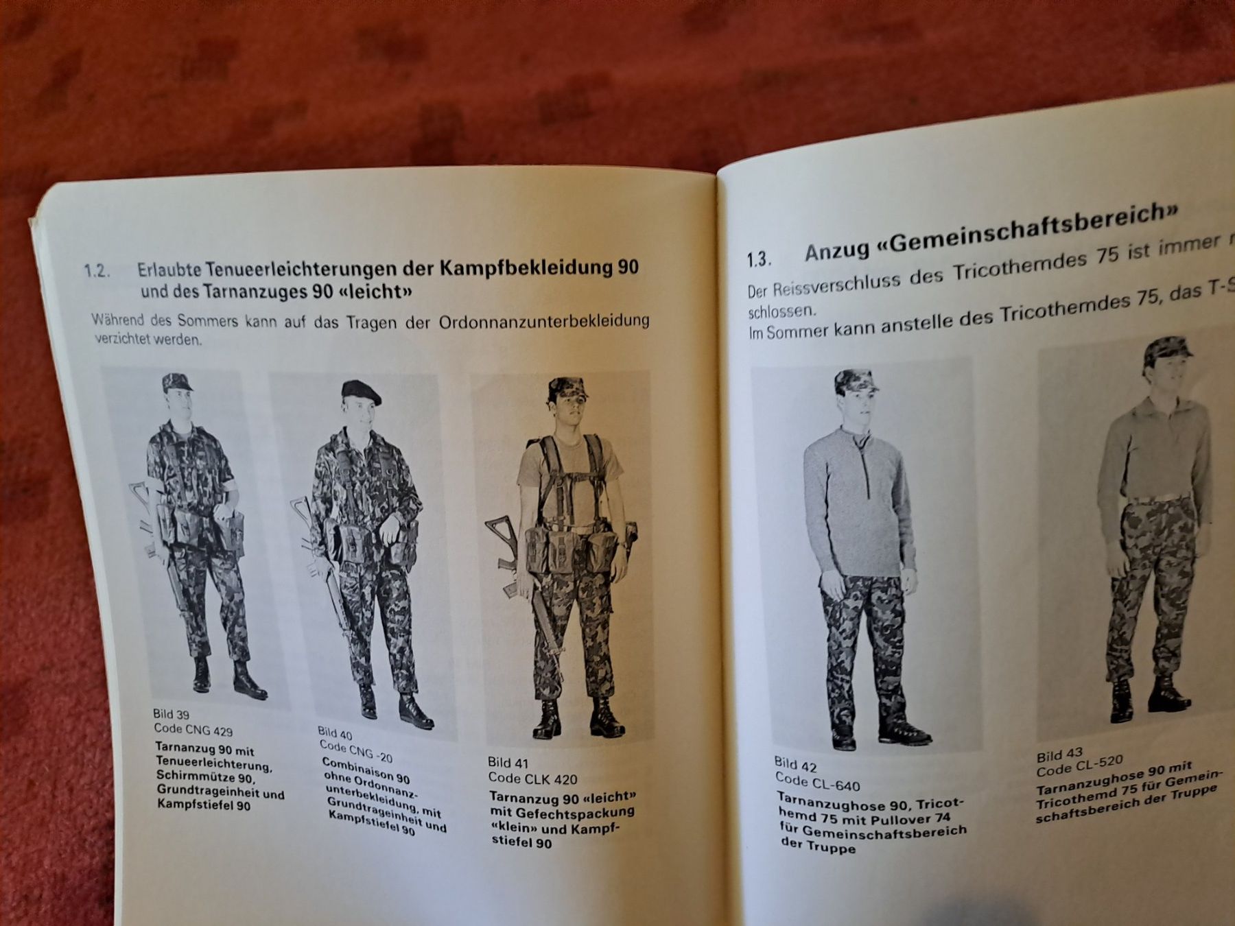 Bücher: Reglement  " Kampfbekleidung 90 + " – Gebraucht aus St.Gallen von Infanteriewerk