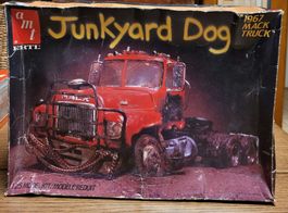 AMT ERTL 6653 Junkyard Dog 1967 Mack Truck 1:25 Vintage OVP
