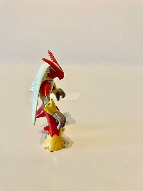 Pokémon Statuette: Figurine Pokemon Nintento Braségali 2004 – Usato da Tannay venduto da Comsa