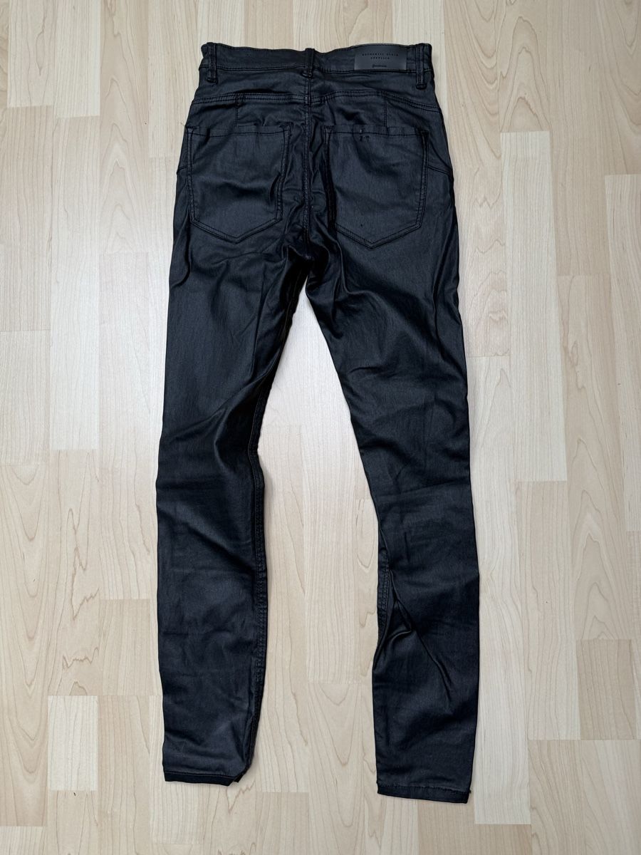 Stradivarius Jeans: Stradivarius coated black jeans. Size 36. – Usato da Urdorf venduto da rob_c5wf