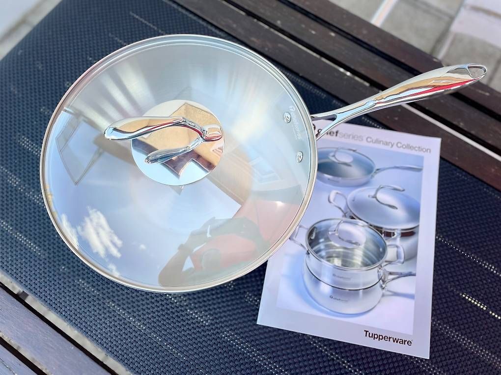 Tupperware Padelle: Wok mit Glasdeckel von Tupperware / Neu – Nuovo e nell'imballaggio originale da Jonschwil venduto da relnheaz 2