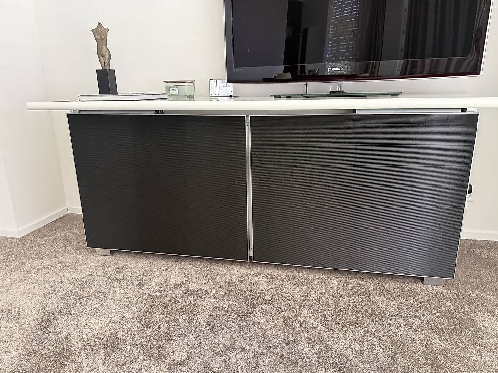 Armadi: Lackschrank mit vielen Details – Usato da Oberwil BL venduto da sil_9x6x
