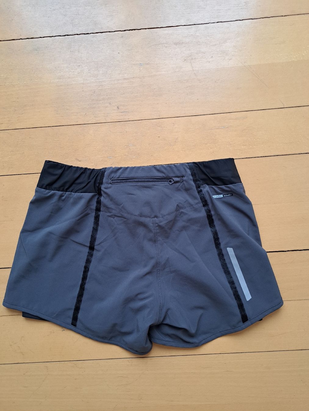Salomon Pantaloni: Salomon Trailrunning Shorts – Usato da Thalwil venduto da sternenstaub369 2