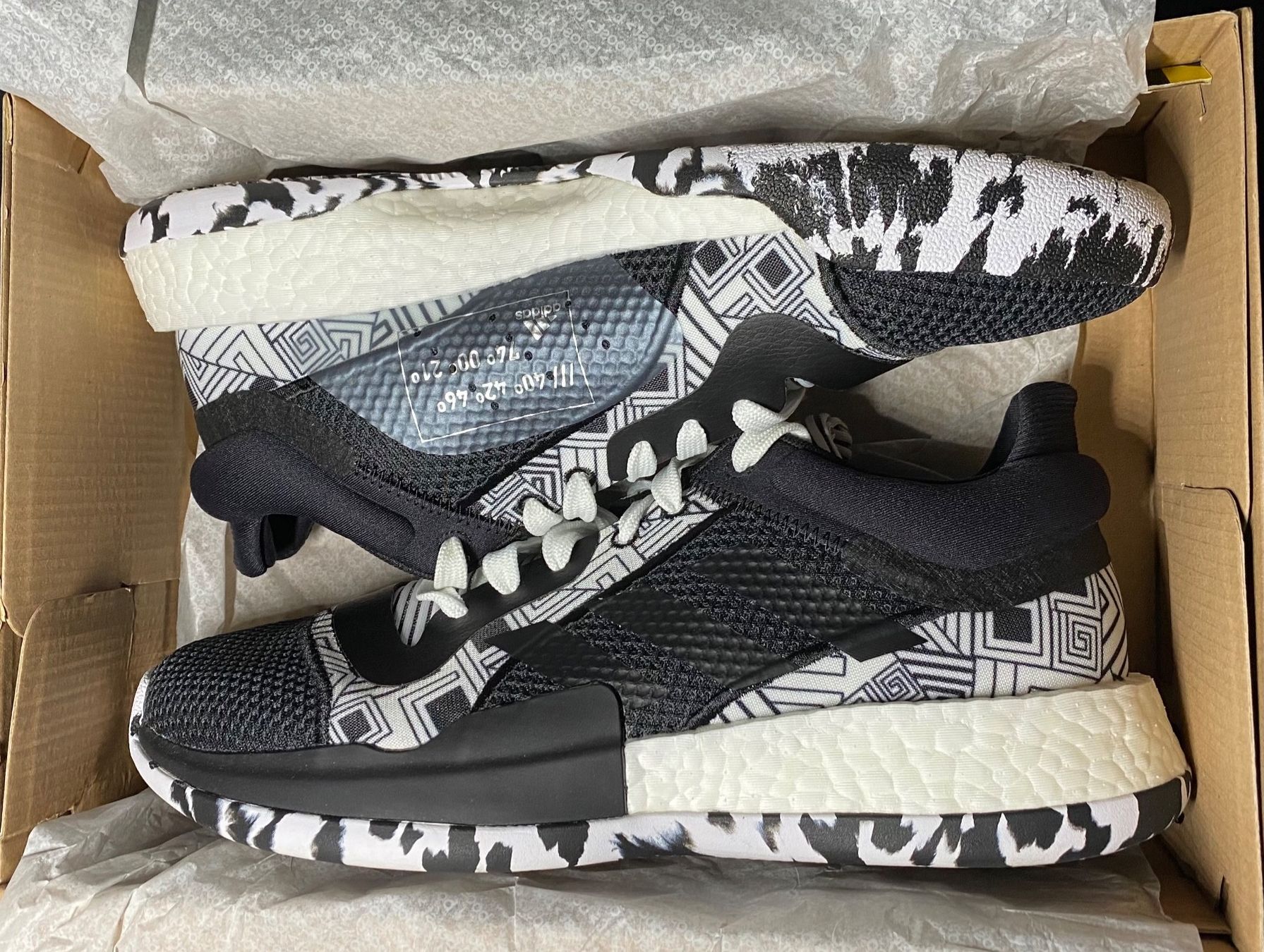 Adidas Scarpe da uomo: Adidas Marquee Boost Low Basketball – Usato da Wettingen venduto da Sell_23
