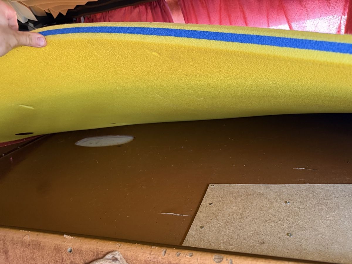 Betten: Letto basculante per camper  – Gebraucht aus Camorino von CamperCommunity 2