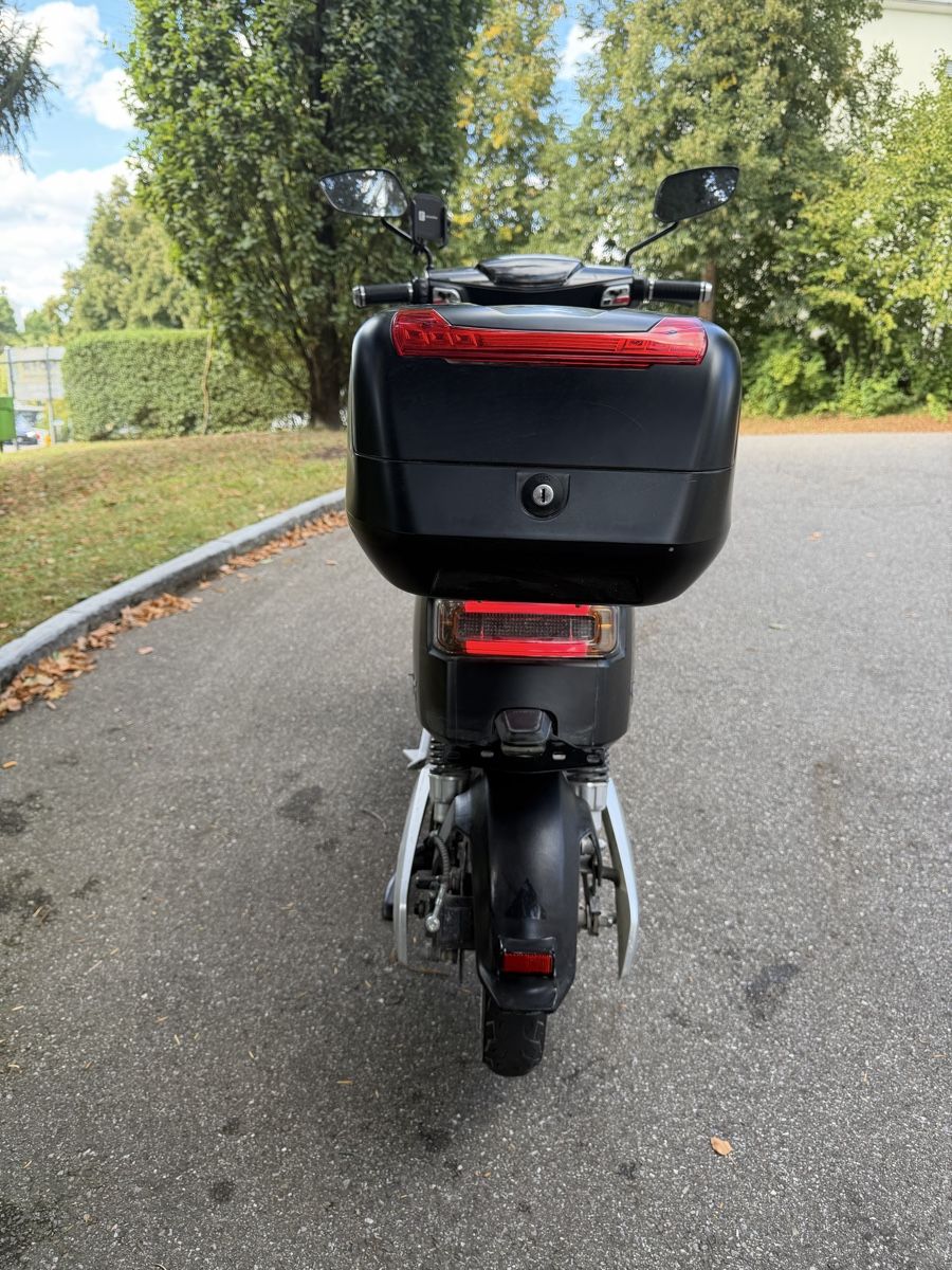 Vespino Scooter: Vespino 7i Elektro Roller – Usato da Gattikon venduto da Sunshine4. 3