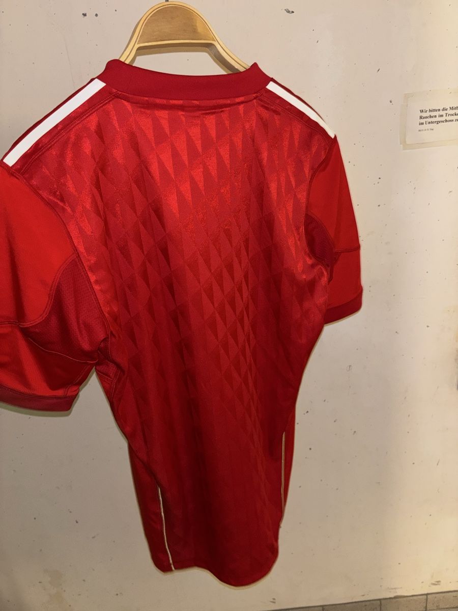 Adidas Leibchen & Hosen: FC Liverpool Trikot 2010 L TechFit Version – Neu (gemäss Beschreibung) aus Brütten von Swerman1984 1