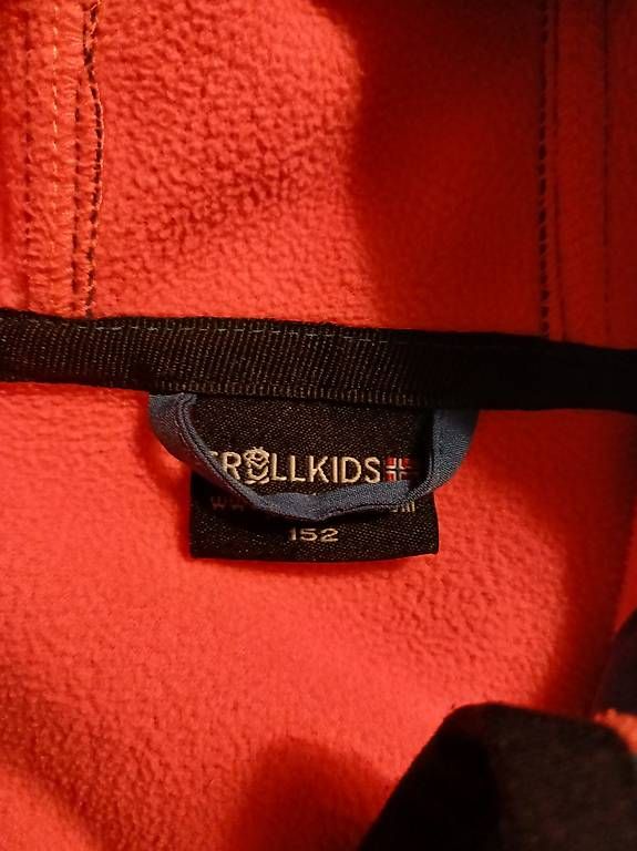 Trollkids Giacche & Cappotti: Trollkids Mädchen Softshelljacke 152 – Usato da Langnau am Albis venduto da Alhambra1976 1