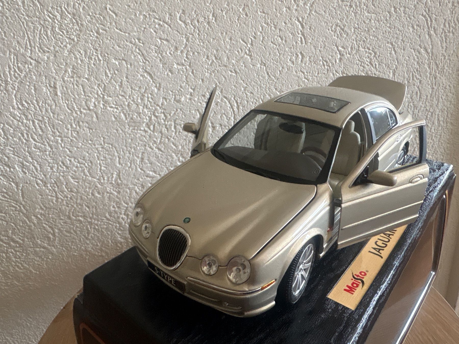 Jaguar Modellini d'auto: Jaguar S-Type Coupe 1:18 1999 – Usato da Aarwangen venduto da kah_79t5 1