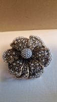 Vintage Brosche, Blumen Design, mit Perlen, Goldfarbig