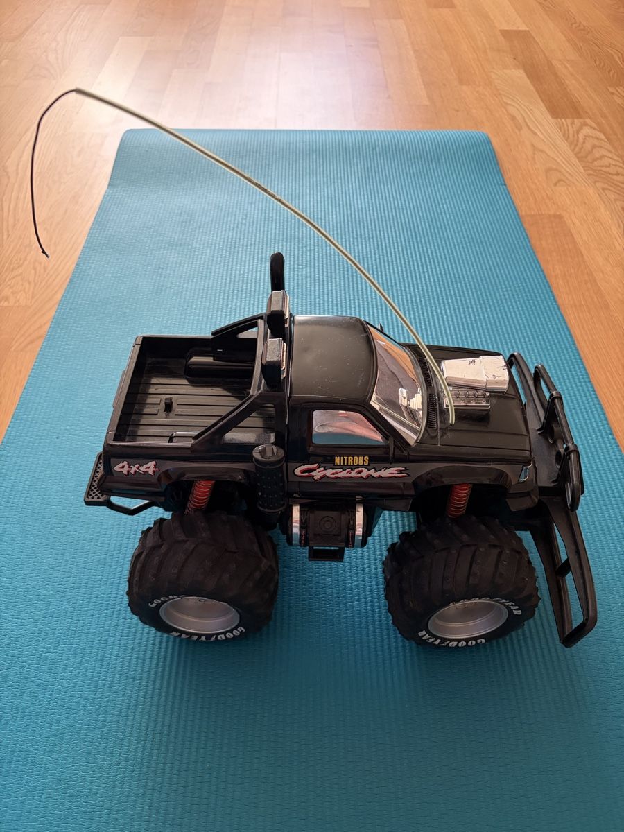 Modellismo RC: Ferngesteuertes Auto - Nitrous Cyclone 4x4 – Usato da Zürich venduto da Bomboo 4