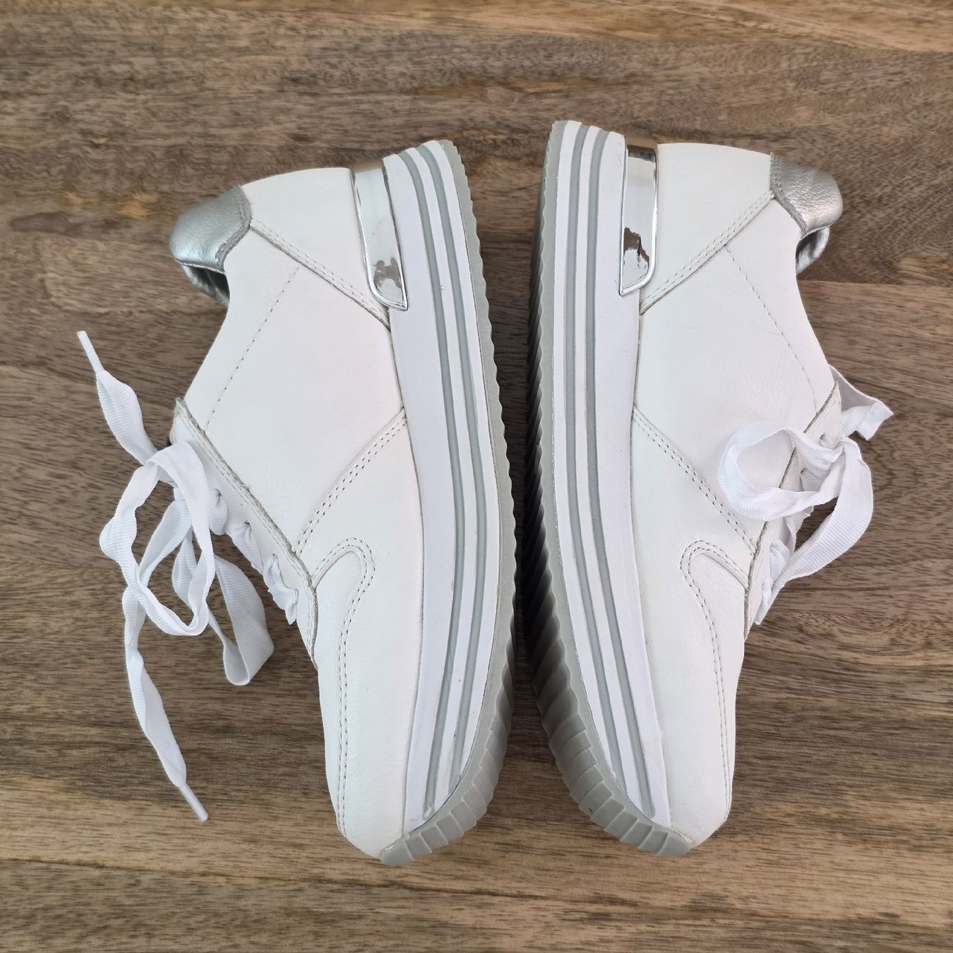 Graceland Scarpe da donna: Damen Sneaker Weiss Gr 37 neuwertig – Nuovo (secondo la descrizione) da Rheinsulz venduto da Gilea 4