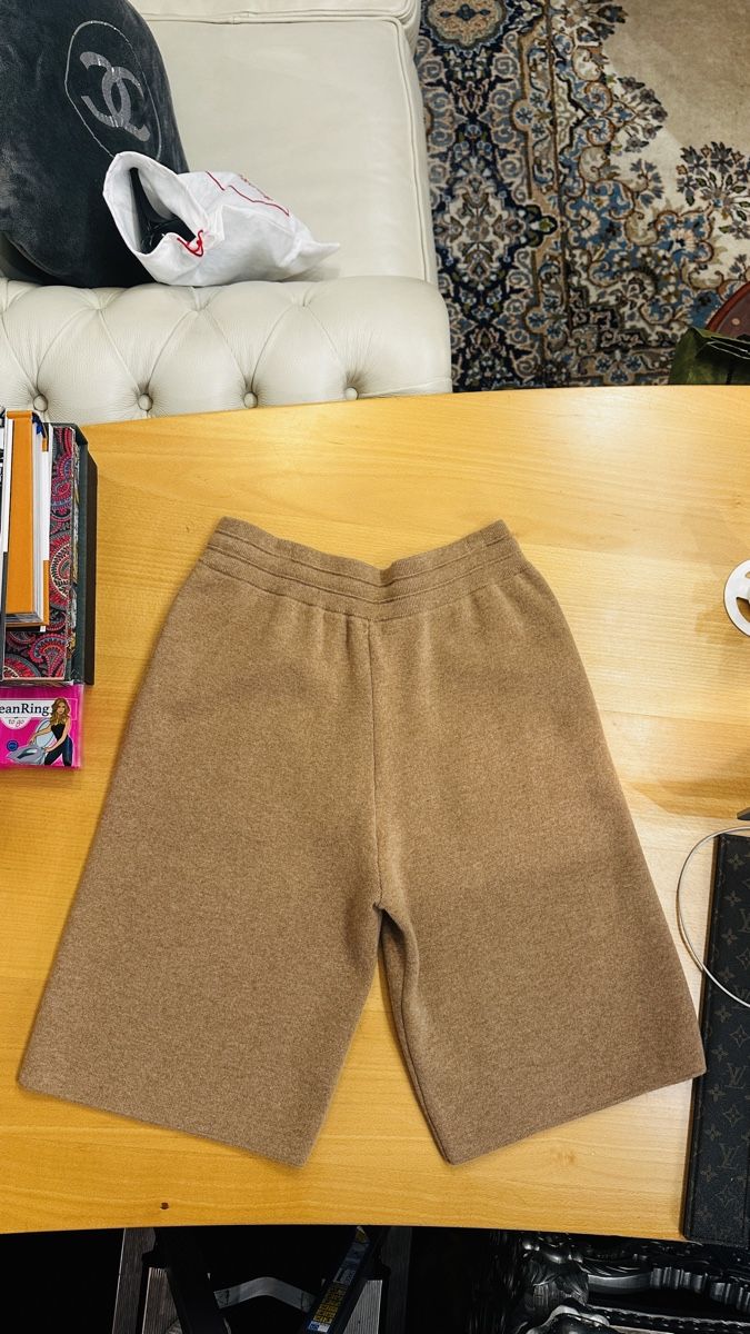 Burberry Pantaloni: Burberry Kasimir kurze Hosen NP 640.- – Nuovo e nell'imballaggio originale da Lachen SZ venduto da HelvetiaLuxury 2