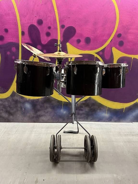Strumenti musicali: Schlagzeugwagen Schlagzeug Guggeschlagzeug – Usato da Wimmis venduto da Drum3 1