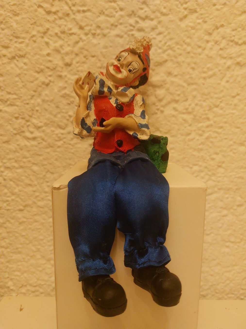 Statuette: Dekorative Clownfigur sitzend / Kantenhocker – Usato da Horgen venduto da Angel0010 1
