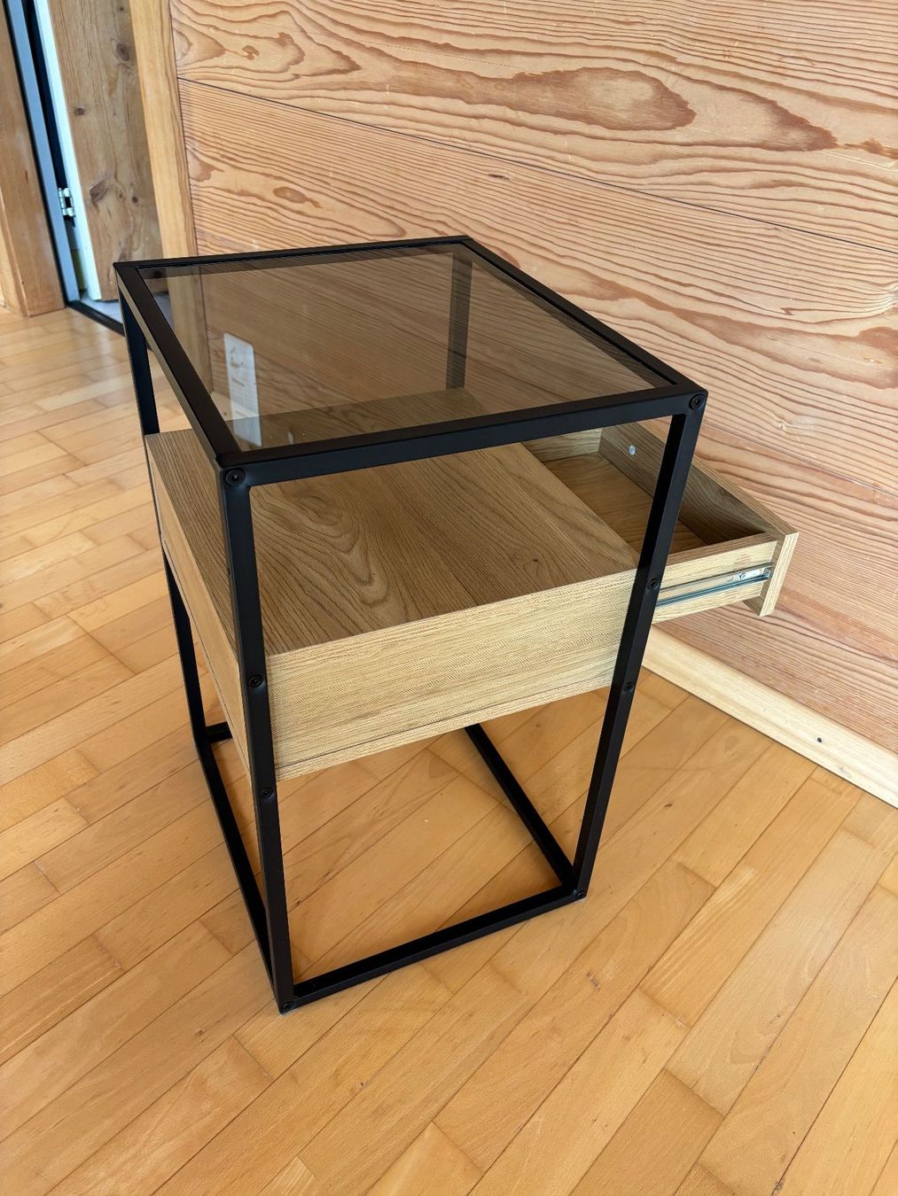 Nachttische: Moderner Nachttisch mit Schublade, Glas und Metall – Gebraucht aus Dielsdorf von Duc_74 3