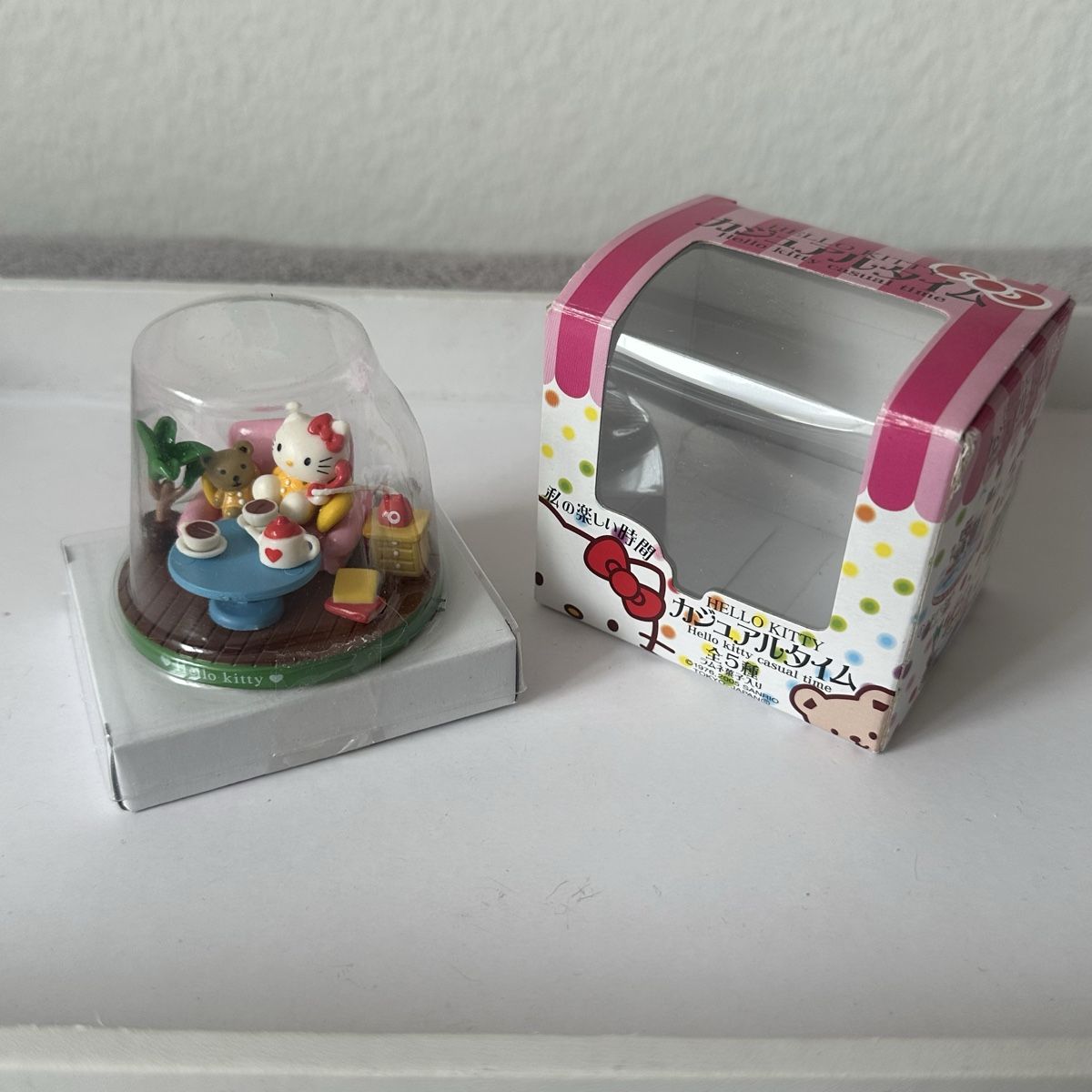 Hello Kitty Statuette: FIGURINE HELLO KITTY CAFÉ VINTAGE 2005 – Nuovo e nell'imballaggio originale da Givisiez venduto da dor_xb9k